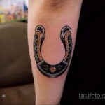 Фото рисунока тату с подковой 22.07.2021 №267 - drawing tattoo horseshoe - tatufoto.com
