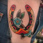 Фото рисунока тату с подковой 22.07.2021 №334 - drawing tattoo horseshoe - tatufoto.com