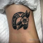 Фото рисунока тату с подковой 22.07.2021 №340 - drawing tattoo horseshoe - tatufoto.com