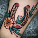 Фото рисунока тату с подковой 22.07.2021 №388 - drawing tattoo horseshoe - tatufoto.com