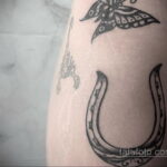 Фото рисунока тату с подковой 22.07.2021 №404 - drawing tattoo horseshoe - tatufoto.com