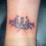 Фото рисунока тату с подковой 22.07.2021 №406 - drawing tattoo horseshoe - tatufoto.com
