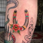 Фото рисунока тату с подковой 22.07.2021 №432 - drawing tattoo horseshoe - tatufoto.com