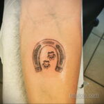 Фото рисунока тату с подковой 22.07.2021 №478 - drawing tattoo horseshoe - tatufoto.com