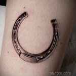 Фото рисунока тату с подковой 22.07.2021 №507 - drawing tattoo horseshoe - tatufoto.com