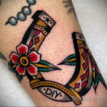 Фото рисунока тату с подковой 22.07.2021 №532 - drawing tattoo horseshoe - tatufoto.com