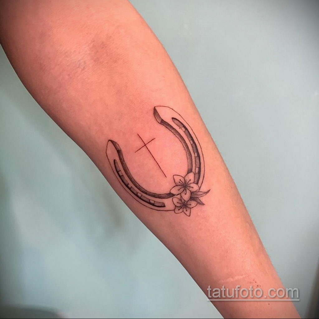 Фото рисунока тату с подковой 22.07.2021 №645 - drawing tattoo horseshoe - tatufoto.com