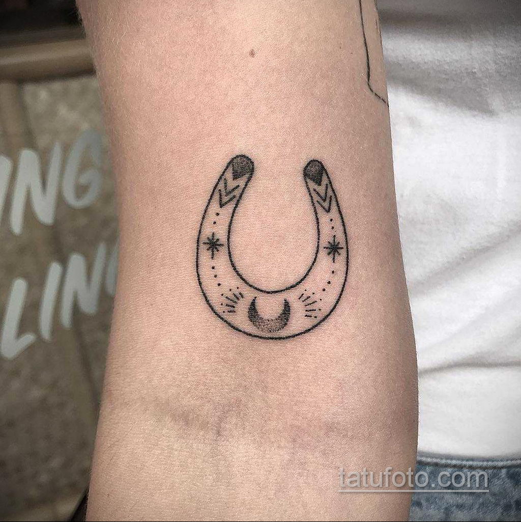 Фото рисунока тату с подковой 22.07.2021 №649 - drawing tattoo horseshoe - tatufoto.com