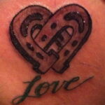 Фото рисунока тату с подковой 22.07.2021 №696 - drawing tattoo horseshoe - tatufoto.com
