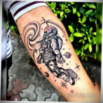 Фото тату астронавт 17.07.2021 №225 - astronaut tattoo - tatufoto.com