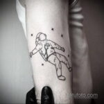 Фото тату астронавт 17.07.2021 №283 - astronaut tattoo - tatufoto.com