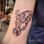 Фото тату астронавт 17.07.2021 №292 - astronaut tattoo - tatufoto.com
