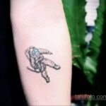 Фото тату астронавт 17.07.2021 №318 - astronaut tattoo - tatufoto.com