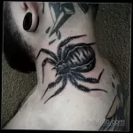 Фото тату паук на шее 25.07.2021 №007 - spider neck tattoo - tatufoto.com