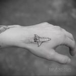 Фото тату про космос 20.07.2021 №226 - space tattoo - tatufoto.com