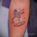 Фото тату про космос 20.07.2021 №351 - space tattoo - tatufoto.com
