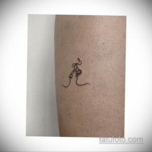 Фото тату с поцелуем 05.07.2021 №060 - tattoo kiss - tatufoto.com
