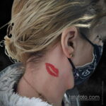 Фото тату с поцелуем 05.07.2021 №076 - tattoo kiss - tatufoto.com