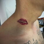 Фото тату с поцелуем 05.07.2021 №113 - tattoo kiss - tatufoto.com
