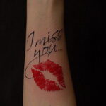 Фото тату с поцелуем 05.07.2021 №163 - tattoo kiss - tatufoto.com