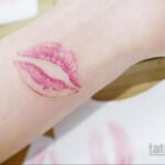 Фото тату с поцелуем 05.07.2021 №169 - tattoo kiss - tatufoto.com