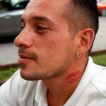 Фото тату с поцелуем 05.07.2021 №209 - tattoo kiss - tatufoto.com