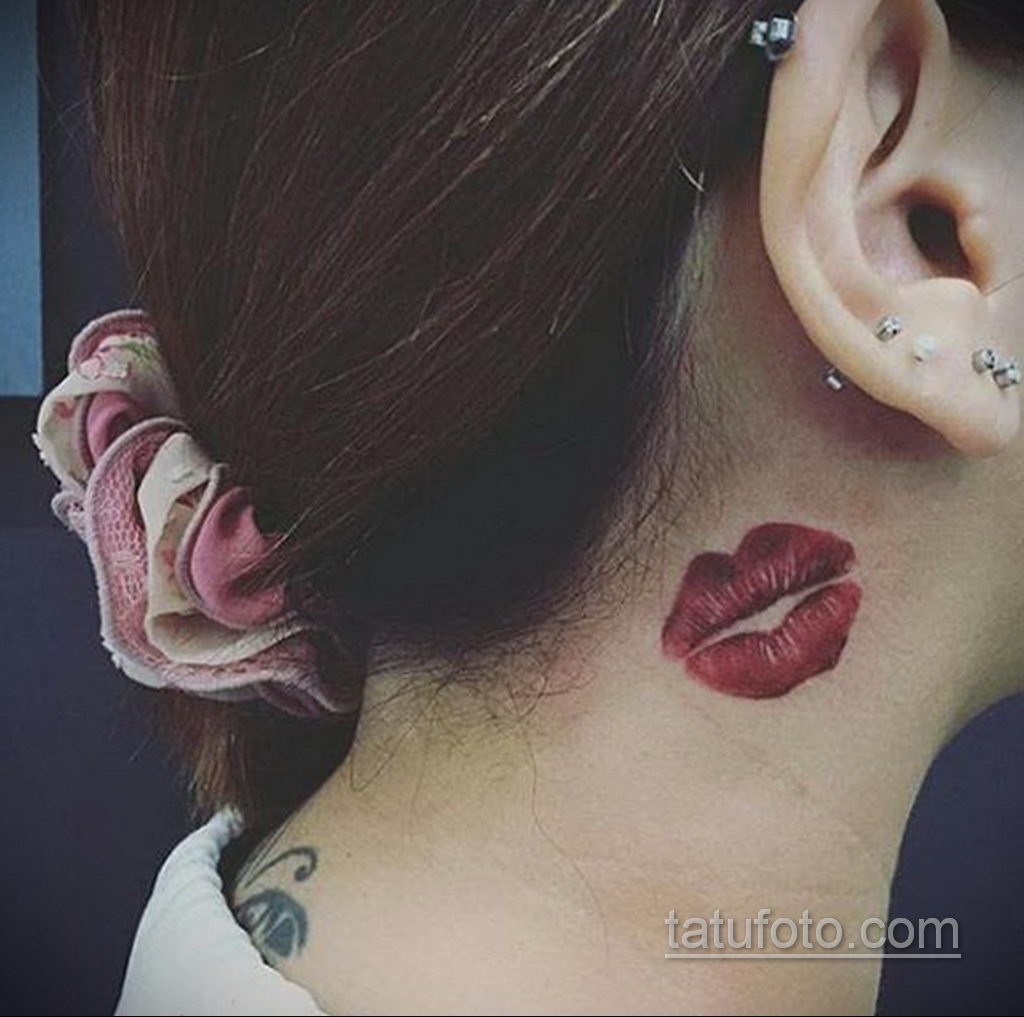 Фото тату с поцелуем 05.07.2021 №214 - tattoo kiss - tatufoto.com