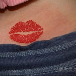 Фото тату с поцелуем 05.07.2021 №224 - tattoo kiss - tatufoto.com