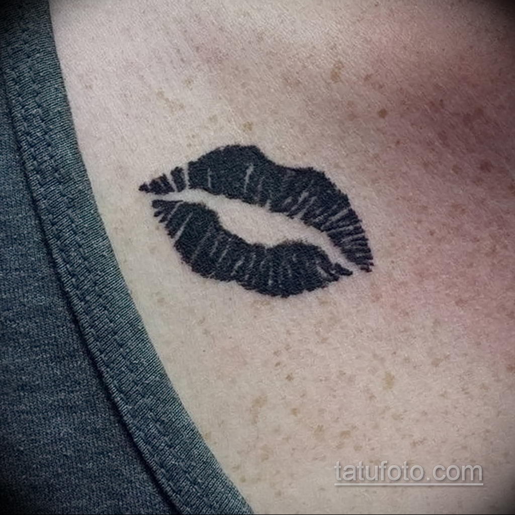 Фото тату с поцелуем 05.07.2021 №230 - tattoo kiss - tatufoto.com