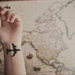 Фото тату самолет 06.07.2021 №002 - airplane tattoo - tatufoto.com