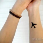 Фото тату самолет 06.07.2021 №067 - airplane tattoo - tatufoto.com