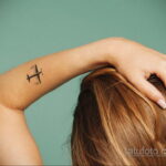 Фото тату самолет 06.07.2021 №083 - airplane tattoo - tatufoto.com