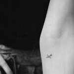 Фото тату самолет 06.07.2021 №109 - airplane tattoo - tatufoto.com