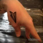 Фото тату самолет 06.07.2021 №150 - airplane tattoo - tatufoto.com