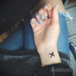 Фото тату самолет 06.07.2021 №188 - airplane tattoo - tatufoto.com