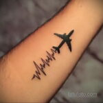 Фото тату самолет 06.07.2021 №223 - airplane tattoo - tatufoto.com