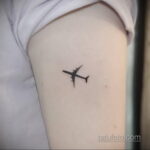 Фото тату самолет 06.07.2021 №327 - airplane tattoo - tatufoto.com