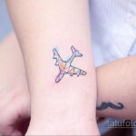 Фото тату самолет 06.07.2021 №438 - airplane tattoo - tatufoto.com