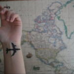 Фото тату самолет 06.07.2021 №439 - airplane tattoo - tatufoto.com