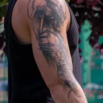 Стильная тату линиями с рисунком самурая с мечем на правой руке парня - Уличная тату (street tattoo) № 14–210821 12