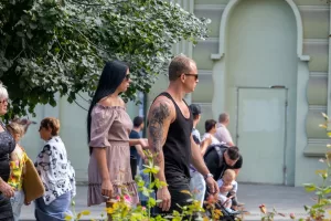 Фото тату на руке: детализированный рисунок в черных тонах. Оригинальный эскиз тату для мужчин.
