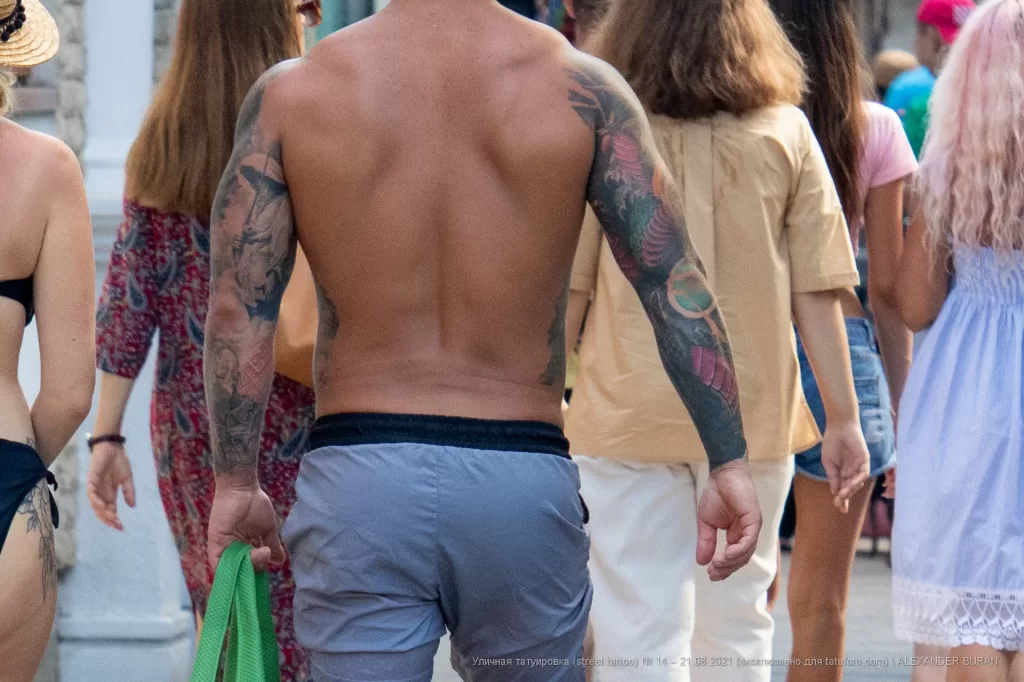 Тату в восточном стиле на руках и ногах мужчины с крепким телом - Уличная тату (street tattoo) № 14–210821 3