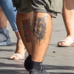 Тату волк и красные руны на икрах мужчины - Уличная тату (street tattoo) № 14–210821 5