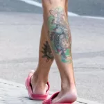 Тату кошка у девушки – тату олень у парня - Уличная тату (street tattoo) № 14–210821 2