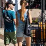 Тату лев и цветы на правой икре у молодого парня - Уличная тату (street tattoo) № 14–210821 1