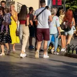 Тату надпись, осьминог и представители власти и духовенства страны на ноге парня - Уличная тату (street tattoo) № 14–210821 8