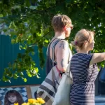 Тату портрет девушки и сердечки на плече парня - Уличная тату (street tattoo) № 14–210821 4