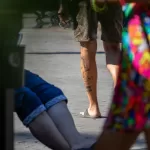 Тату портрет новорожденного внизу левой ноги мужчины - Уличная тату (street tattoo) № 14–210821 7