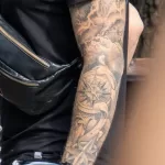 Тату рукав с розой ветров и компасом на левой руке парня - Уличная тату (street tattoo) № 14–210821 5