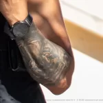 Тату с мордой тигра на запястье левой руки парня - Уличная тату (street tattoo) № 14–210821 4